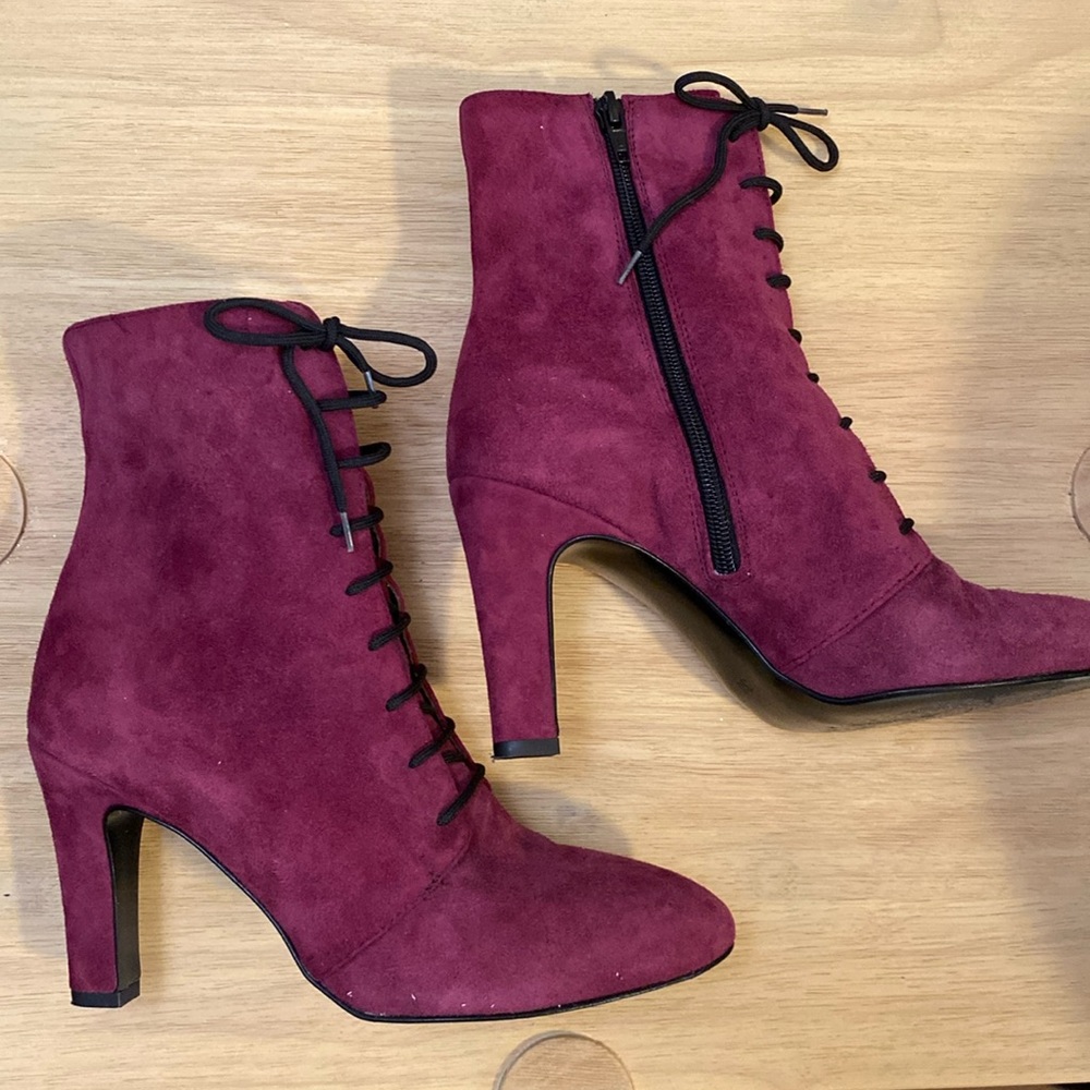 New Gabriella, tie up boots, size US 7 , Burgundy